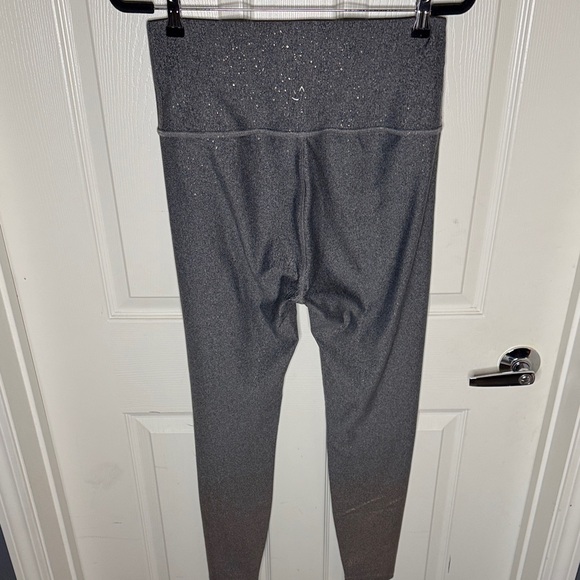Beyond Yoga Charcoal Heather Leggings - Picture 5 of 5